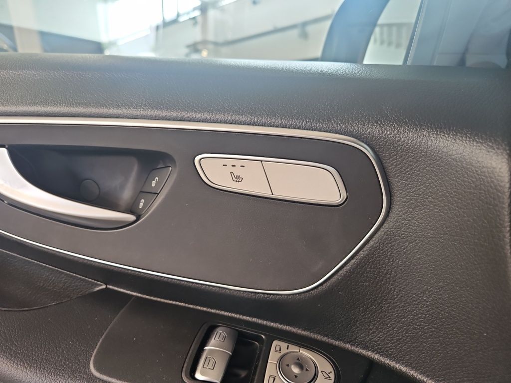 Fahrzeugabbildung Mercedes-Benz Vito 119 Mixto lang 4x4 5 Sitze LED Nav SHZ 360°
