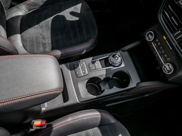 Ford Kuga 2.5 Plug-In Hybrid ST-Line X Stauassistent