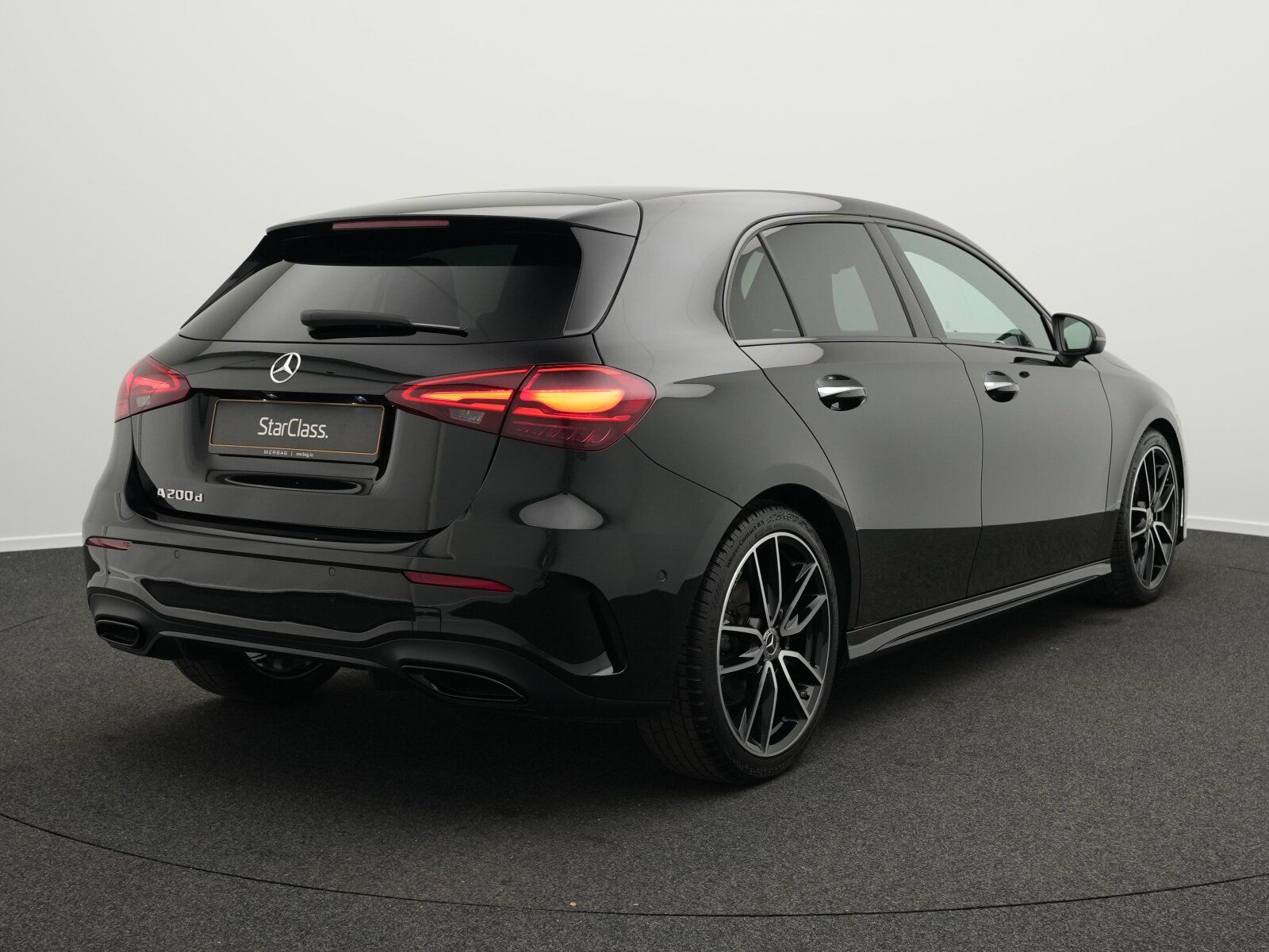 Mercedes-Benz A 200 d AMG-Line Multi+Kamera+Night+19" imagem 3