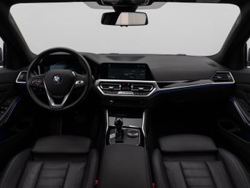 Fahrzeugabbildung BMW 320d Tour Sport Line AHK Standheizung LaserLicht