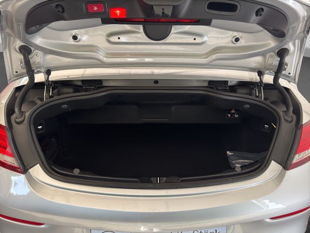 Fahrzeugabbildung Mercedes-Benz C 180 Cabrio+AMG+Airscarf+Leder+Kamera+Head-up