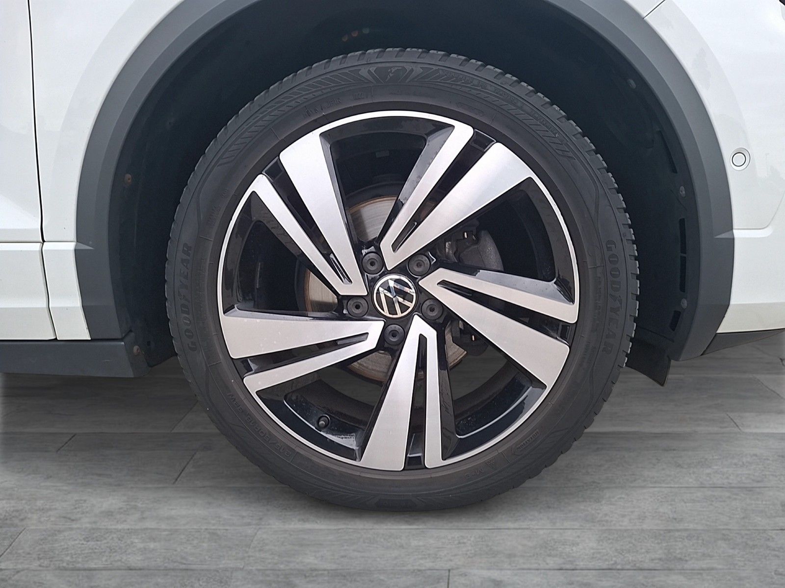 Fahrzeugabbildung Volkswagen T-Roc Cabriolet TSI R-Line DSG LEDplus Navi VC A