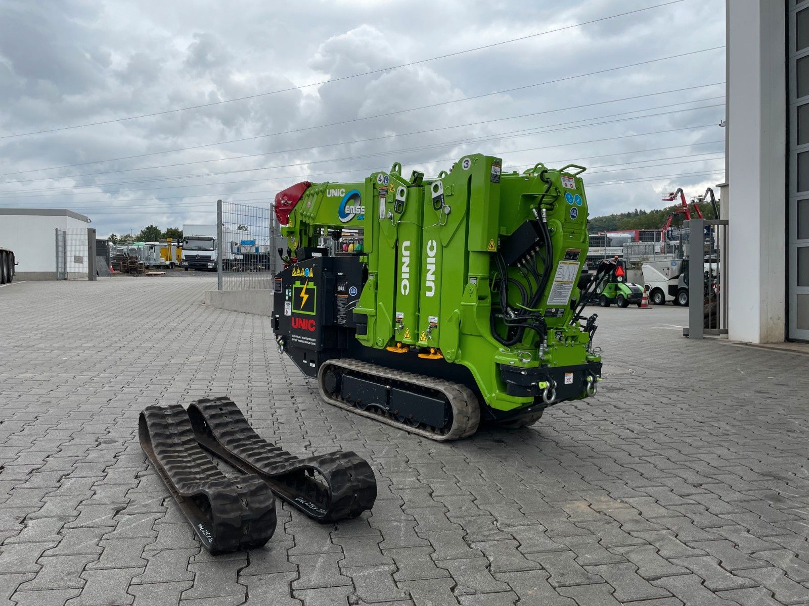 Fahrzeugabbildung Andere UNIC URW295CBE/ Raupenkran / 8,8m / 2,9t