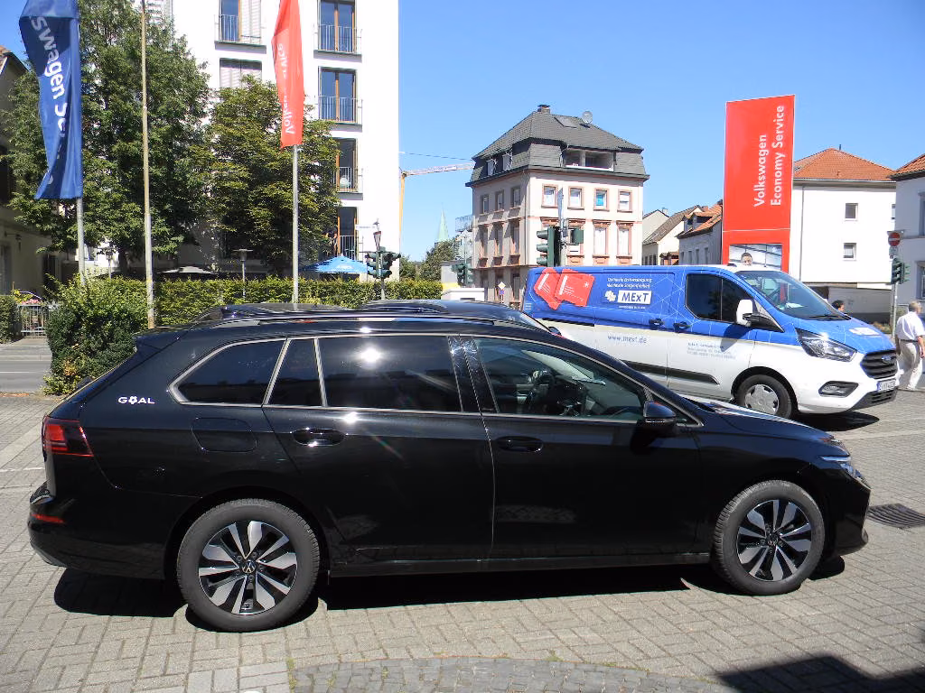 Volkswagen Golf VIII Variant 1.5 TSI 110 kW Goal 6 GANG AHK, миниатюра 5