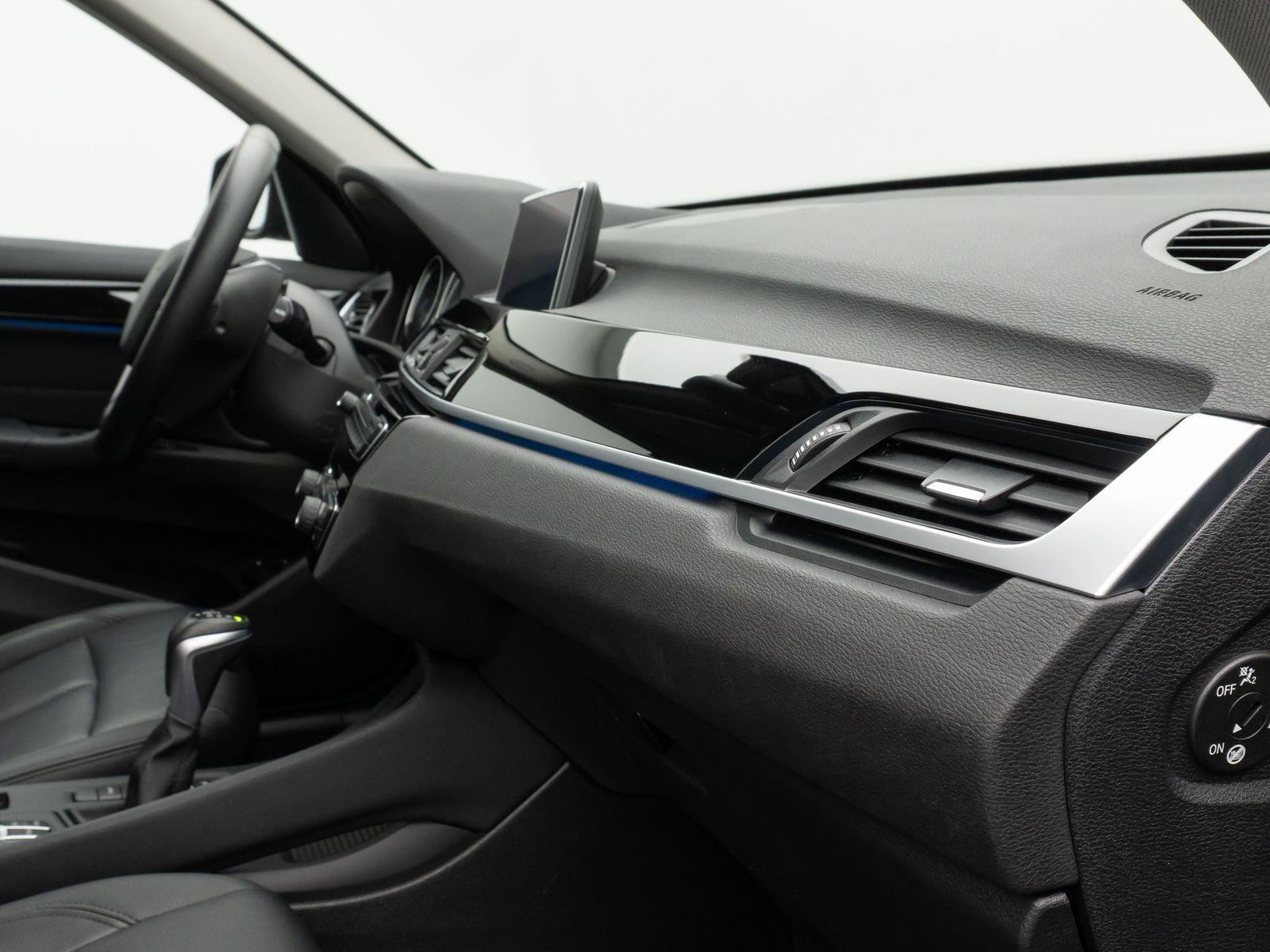 Fahrzeugabbildung BMW X1 xD25e PDC DAB Navi Lordos Geschwindigkeitsreg