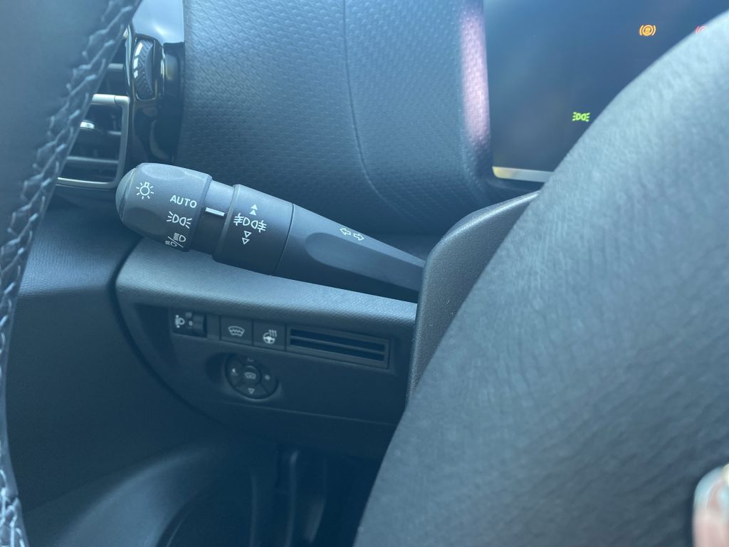 Fahrzeugabbildung Citroën C4 PureTech 130 Stop&Start EAT8 MAX *Alcantara*