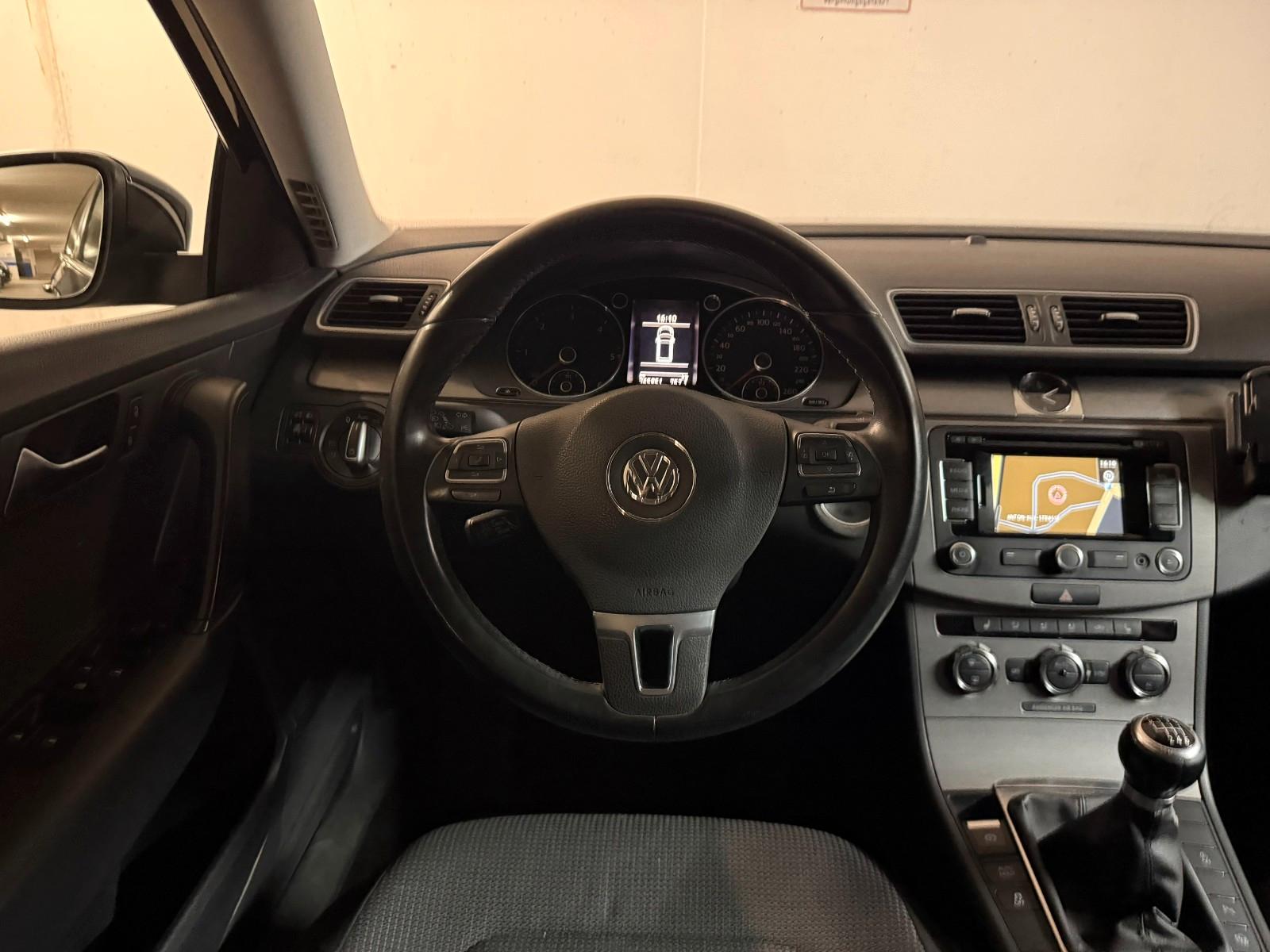 Volkswagen Passat 2012 — engine 1.968 cm³, 140 HP (103kW)