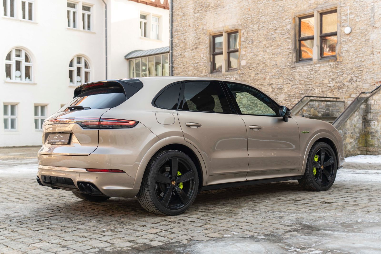 Fahrzeugabbildung Porsche Cayenne E-Hybrid SPORT-CHRONO BURMESTER 360° LED