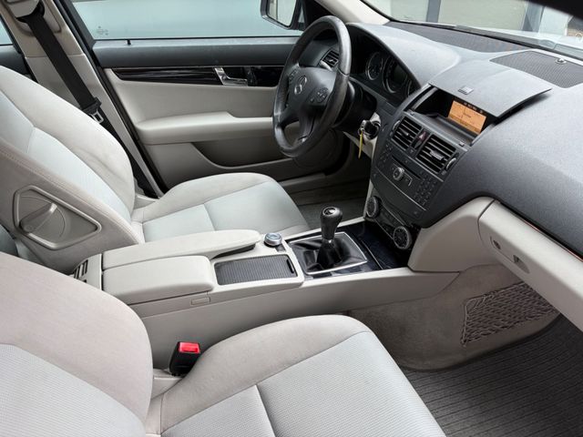 Fahrzeugabbildung Mercedes-Benz C 180 C T-Modell +AHK+NaviZB+LM+GHS+SHZ+Klima+