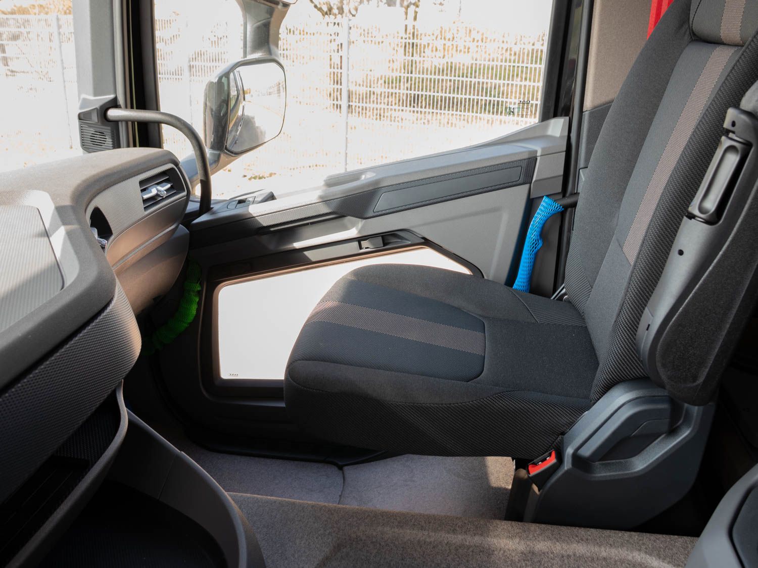 Fahrzeugabbildung DAF XD 410 FA Absetzkipper