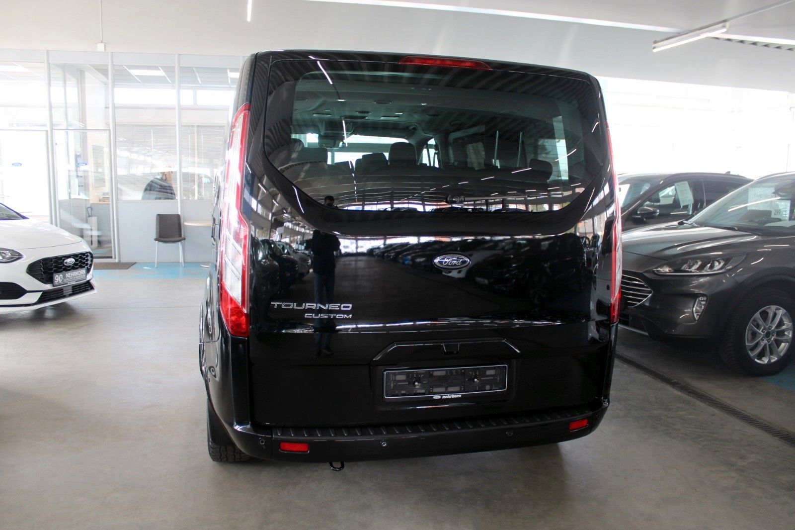 Fahrzeugabbildung Ford Tourneo Custom Titanium X Aut. 8-Si XENON LEDER