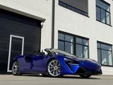 McLaren Artura - blaue McLaren Artura