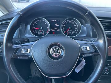 Volkswagen Golf - 8