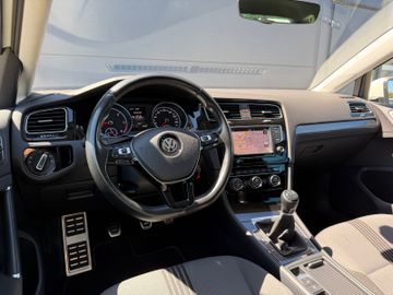 Volkswagen Golf - 12