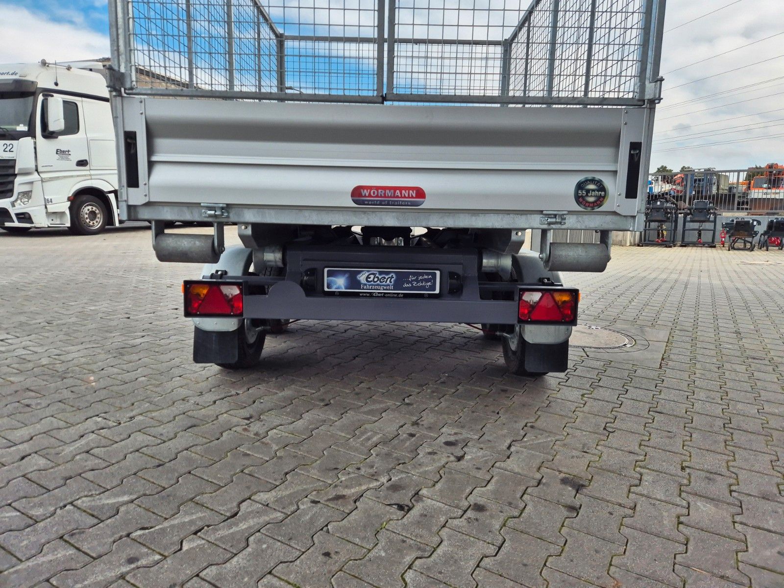 Fahrzeugabbildung Wörmann Abrollkipper Mulde Gitterbox