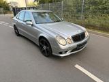 Mercedes-Benz Mercedes E320 CDI AMG Paket Harman/K 19 Zo... - Mercedes-Benz E 320 aus 2005: Cdi