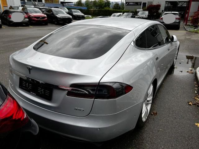 Tesla Model S P85D