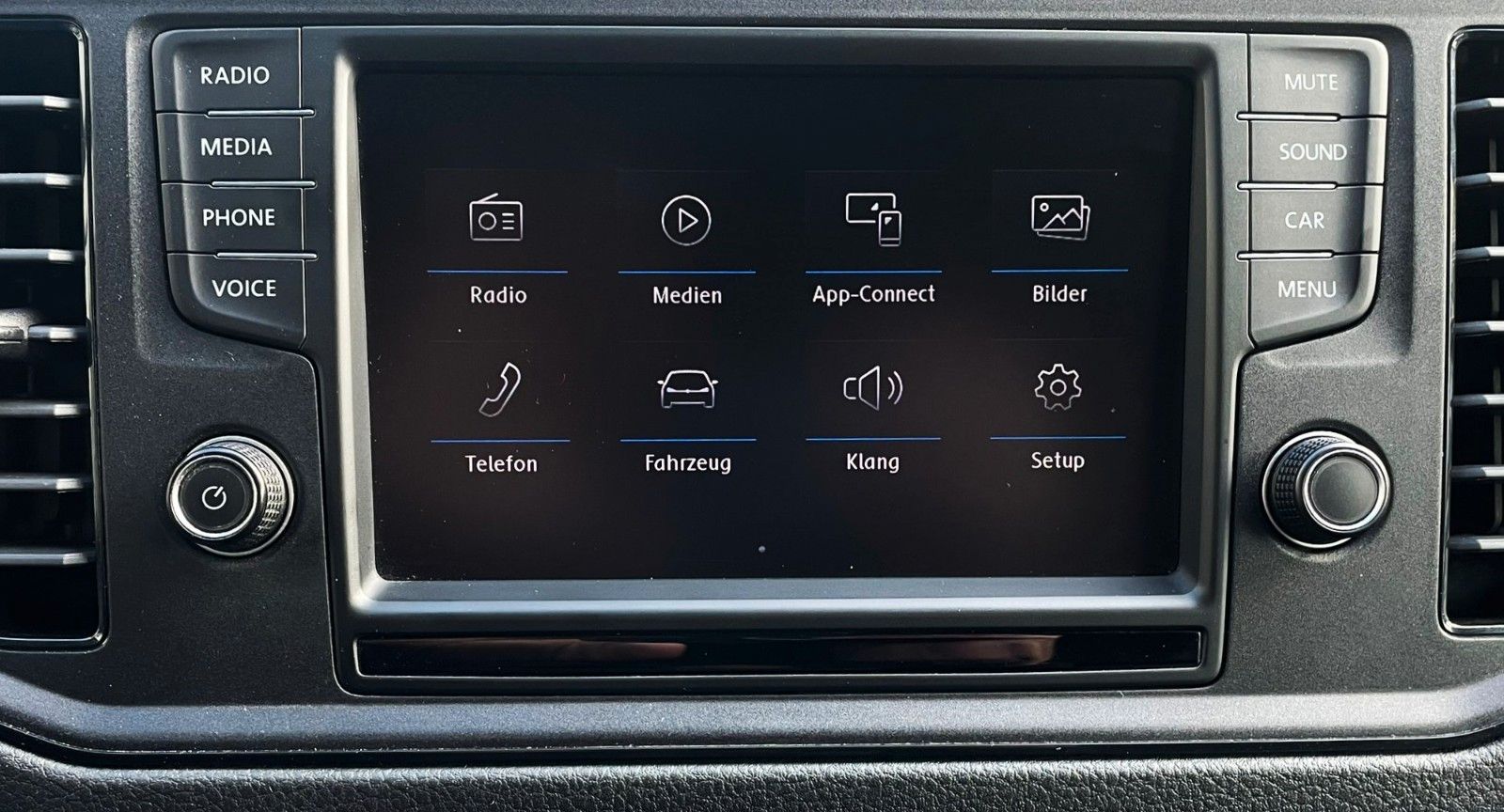 Fahrzeugabbildung Volkswagen Crafter 35 TDI L2 AUTOMATIK CAM SCHWINGSITZ EUR6