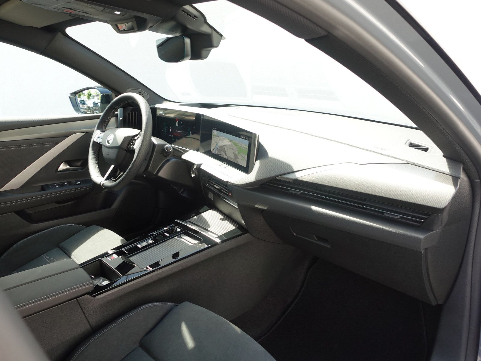 Fahrzeugabbildung Opel Astra ST Hybrid GS AHK,LED Pixel,Navi,Kamera,PDC