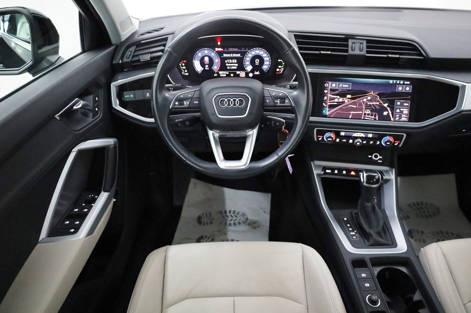 Fahrzeugabbildung Audi Q3 Sportback S line, Leder,Navi,LED,SH,Kamera