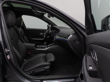 Fahrzeugabbildung BMW M340d xDr Tour HUD H/K Pano M Sportbremse Laser