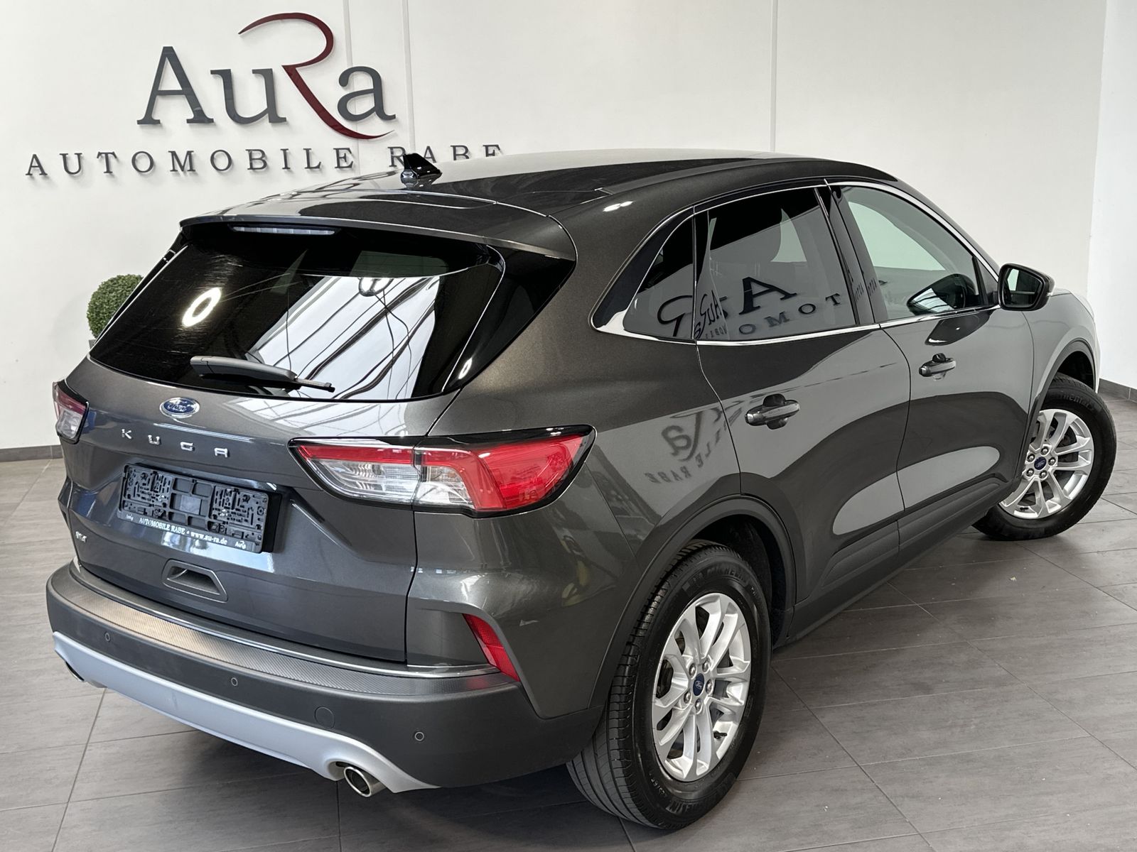 Fahrzeugabbildung Ford Kuga 2.0 EB 4x4 Titanium X NAV+LED+AHK+B&O+17ZO