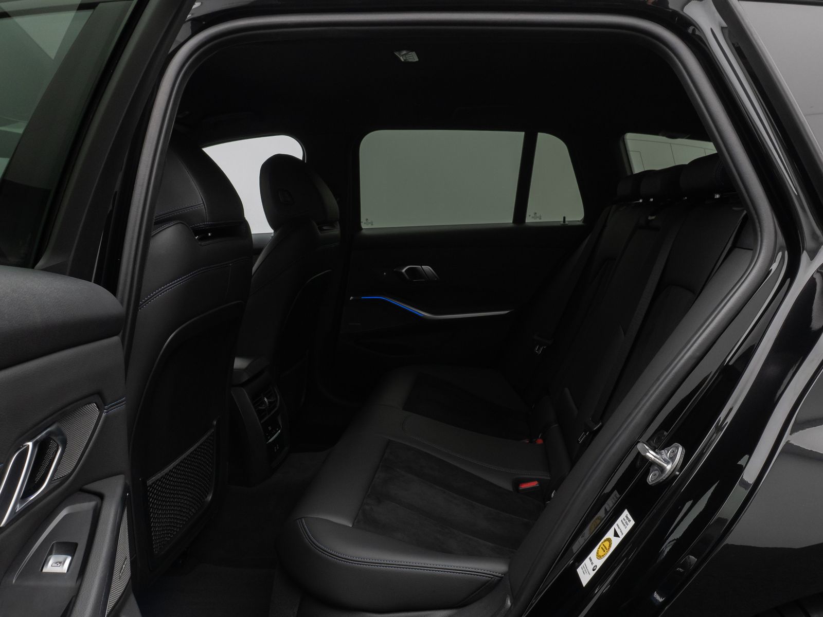 Fahrzeugabbildung BMW 330d xD M Sport Kamera HUD DAB H/K LED 19Zoll