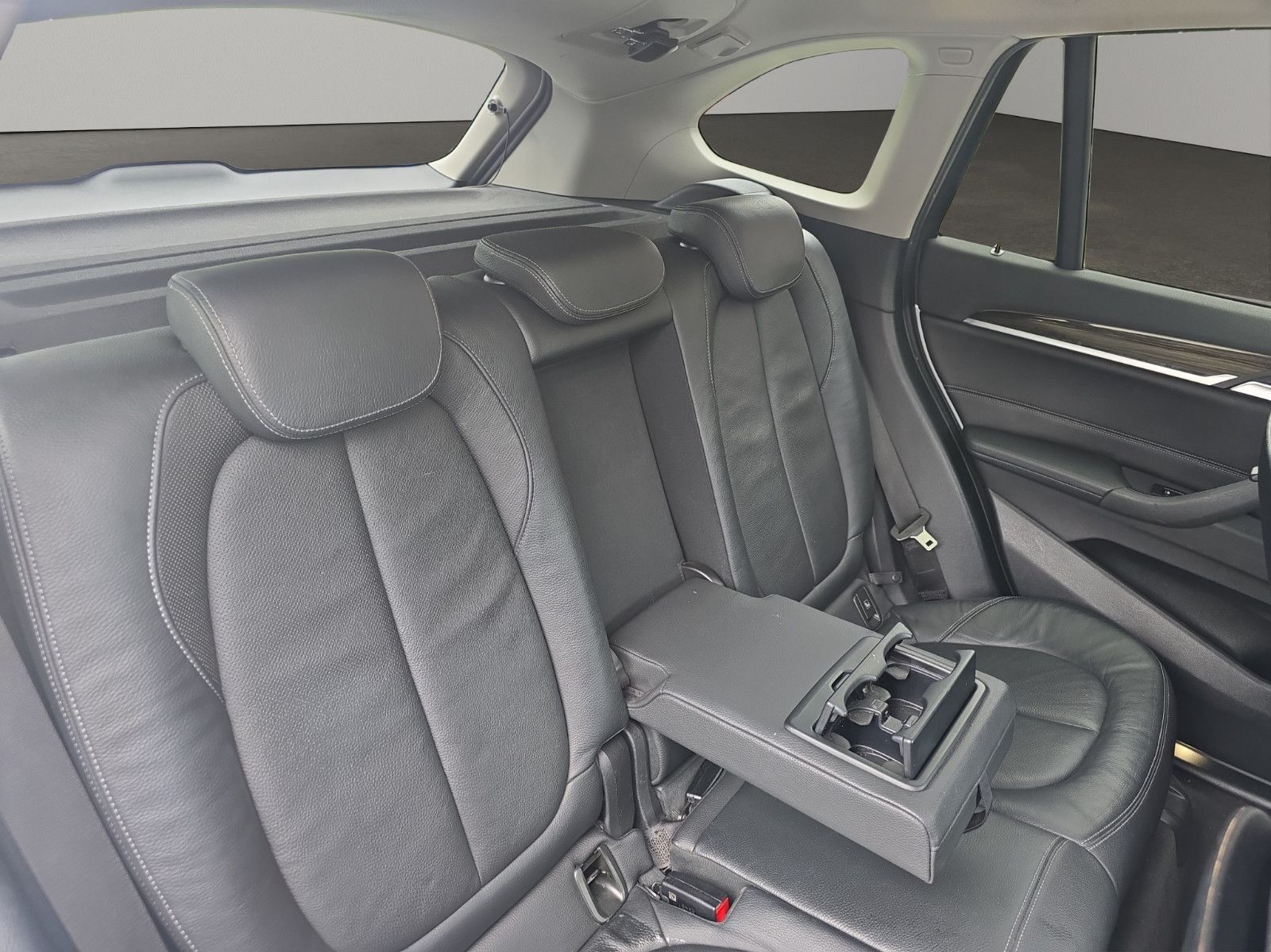 Fahrzeugabbildung BMW X1 xDrive 18 d Sport Line Advantage Parkassiste