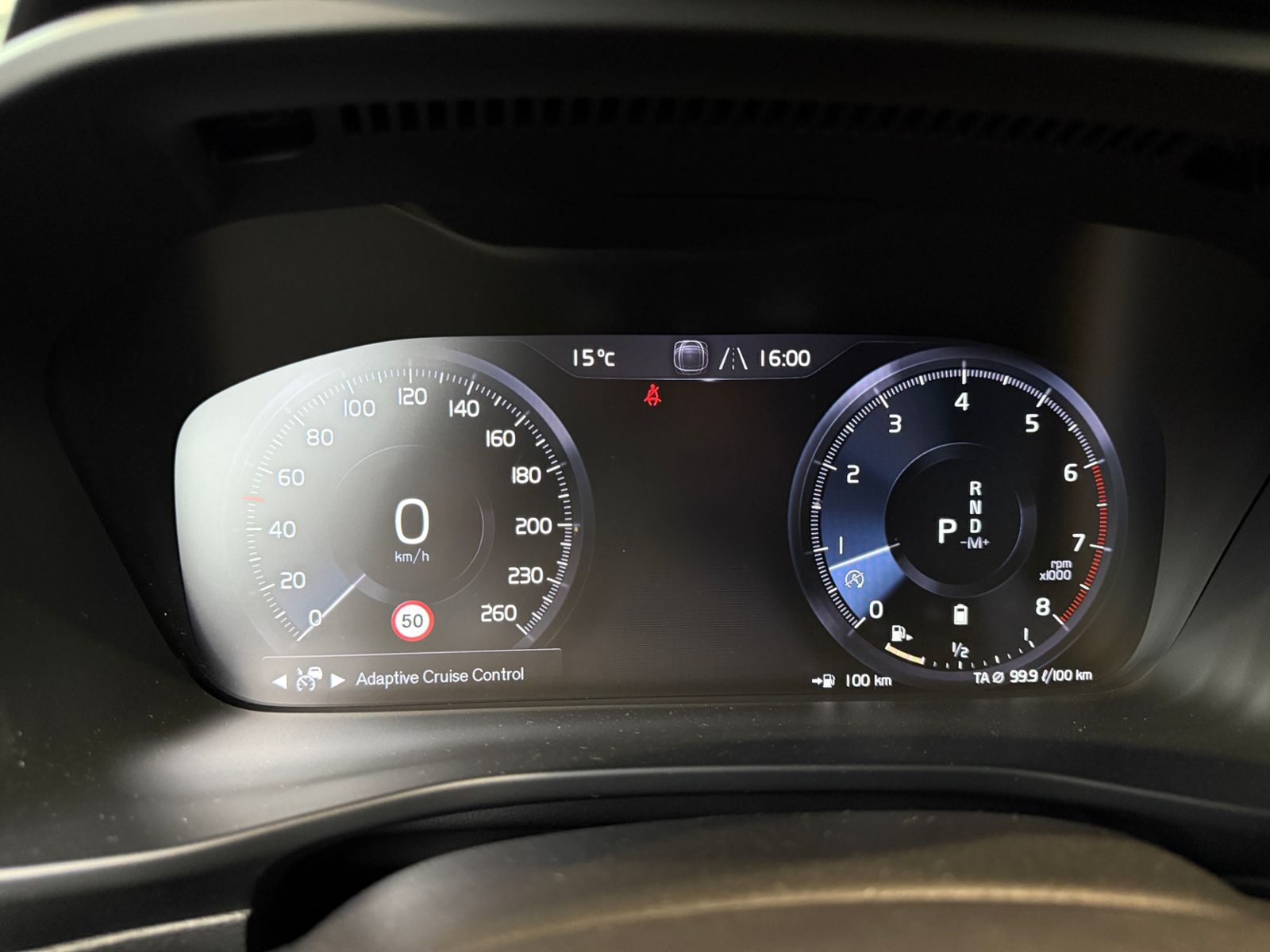 Fahrzeugabbildung Volvo XC40 R Design H/K ACC AHK KAM