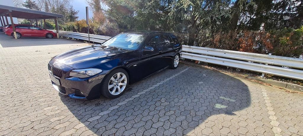 Image of BMW 530