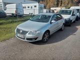 Volkswagen Passat  B6 1,6 Lim.TrendlineSHZ/Klima/PDC vo.hi. - Volkswagen Passat aus 2006