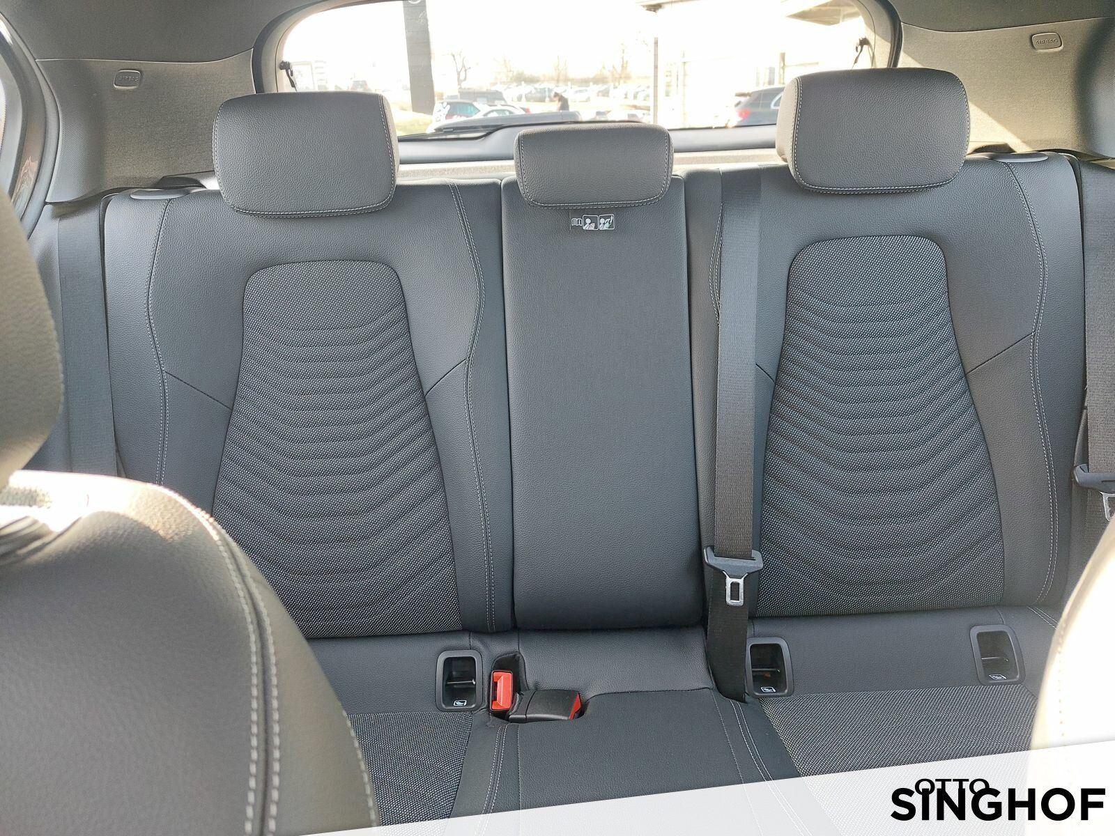 Fahrzeugabbildung Mercedes-Benz A 200 Progressive +Pano+LED+Rü Kam+MBUX+Winter+