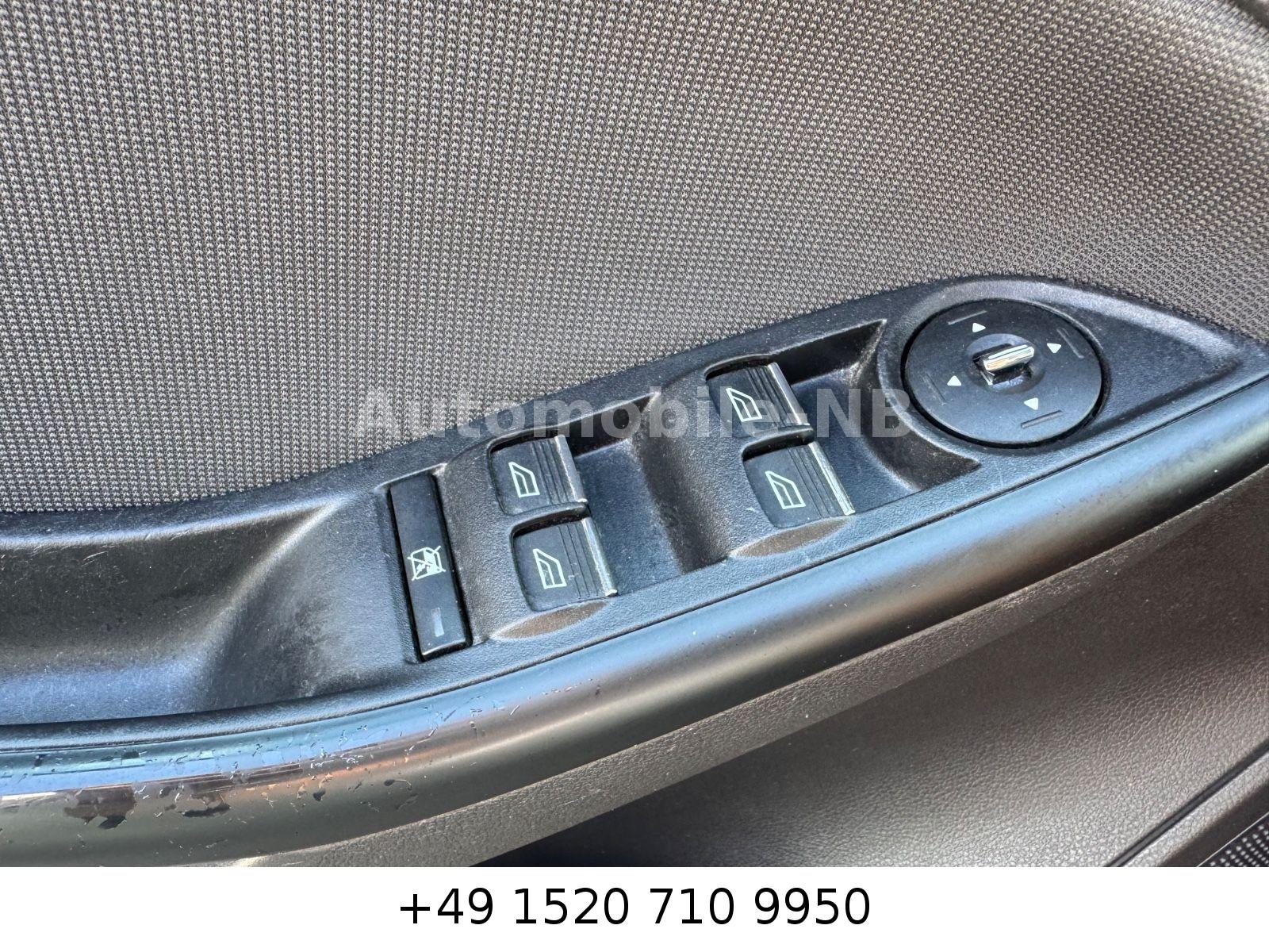 Ford Focus 2012 — photo 21