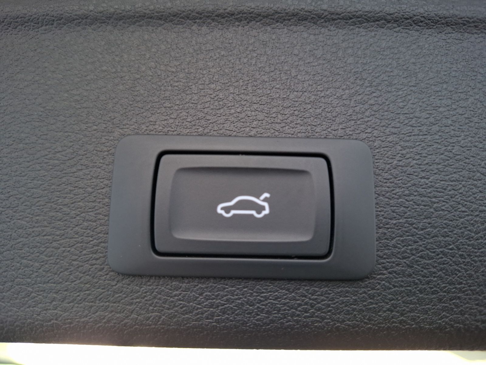 Fahrzeugabbildung Audi A4 Avant 35 TFSI advanced S-tronic LED Navi ACC