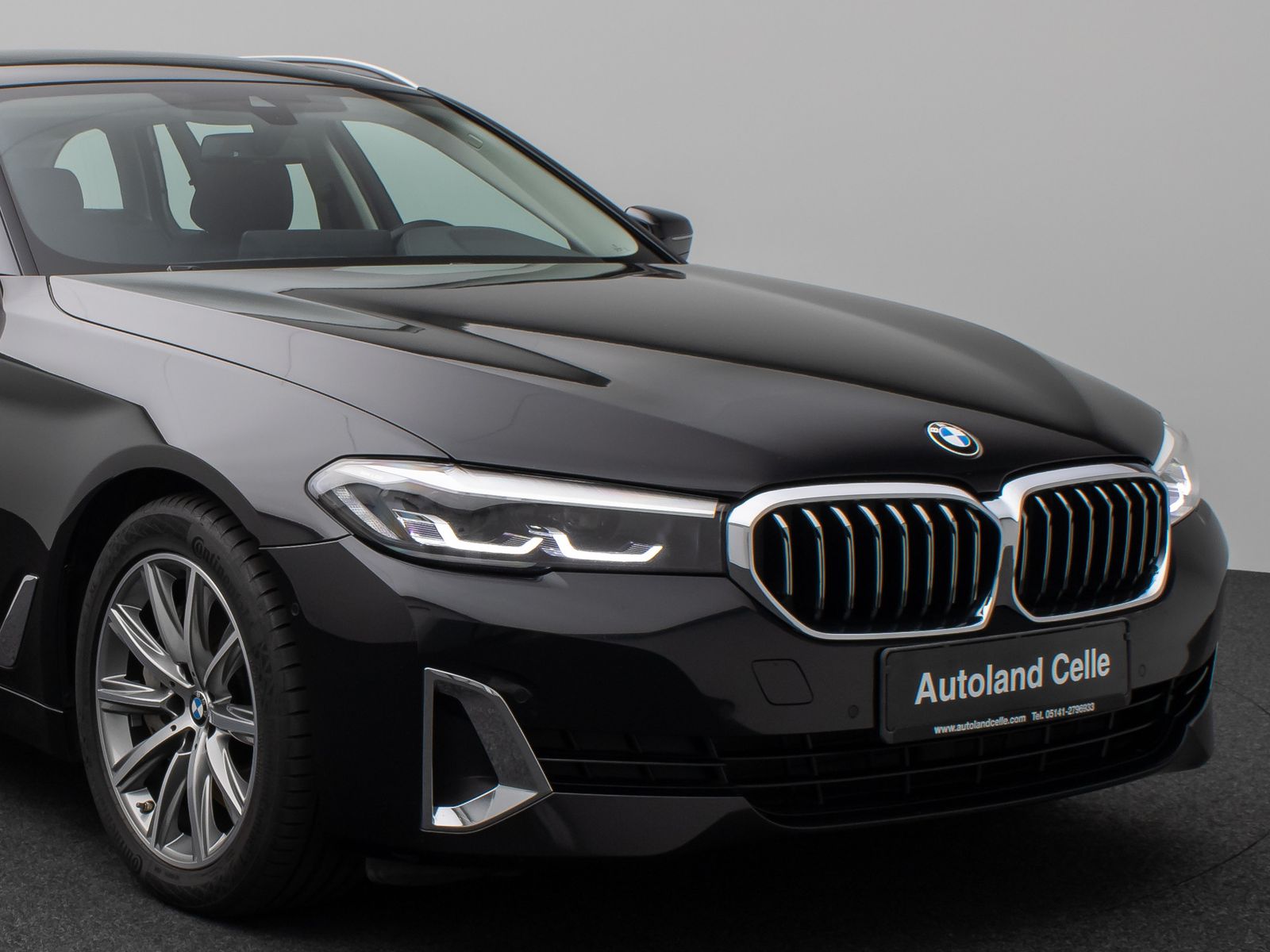 Fahrzeugabbildung BMW 530d LuxuryLine Panorama Kamera HiFi AHK Komfort