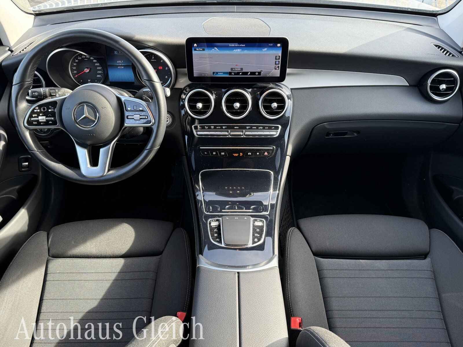 Fahrzeugabbildung Mercedes-Benz GLC 200 d 4Matic (EURO 6d) Distronic/Autom./Klim
