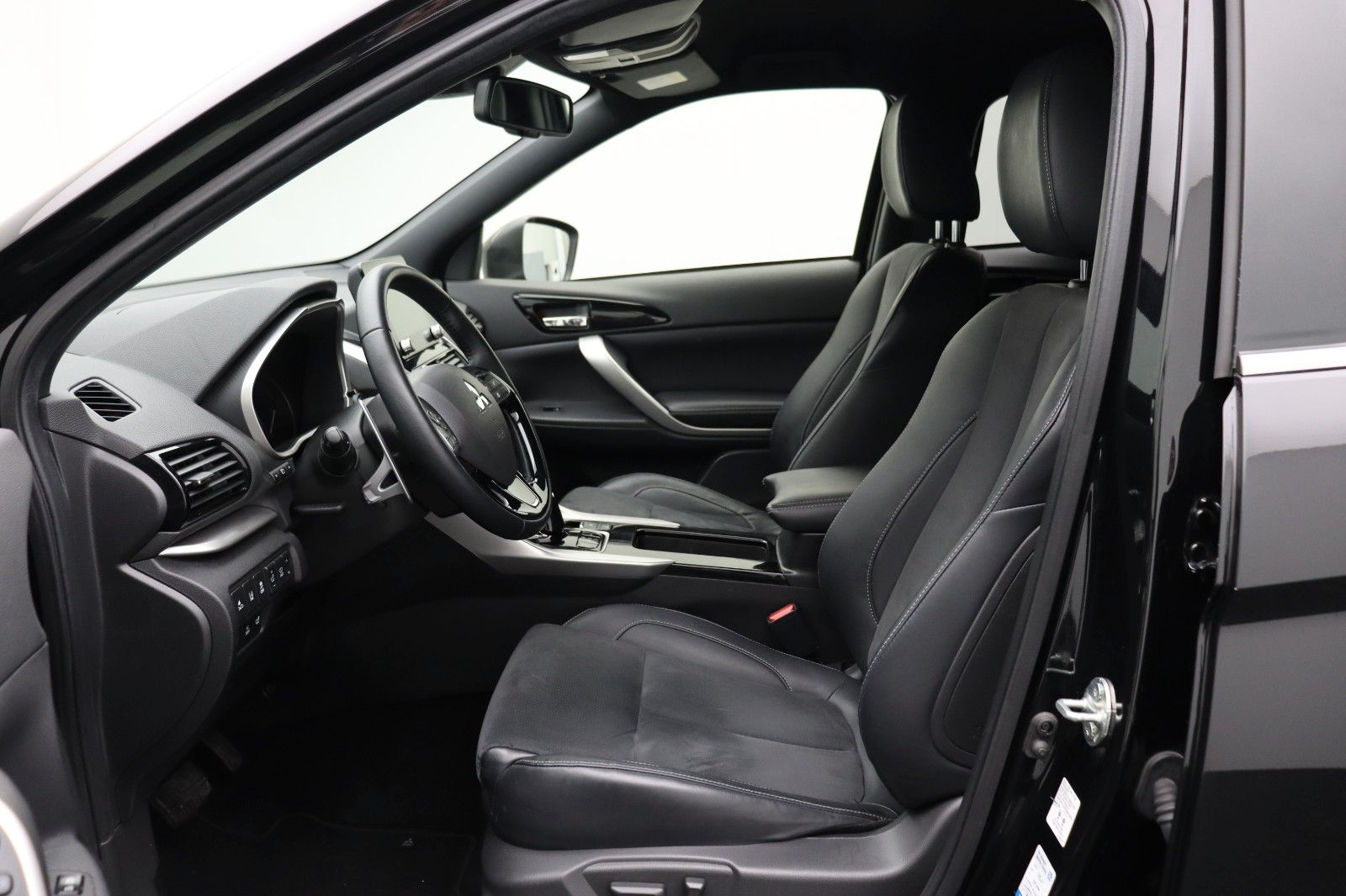 Fahrzeugabbildung Mitsubishi Eclipse Cross 2.4 Intro Edition Hybrid 4WD