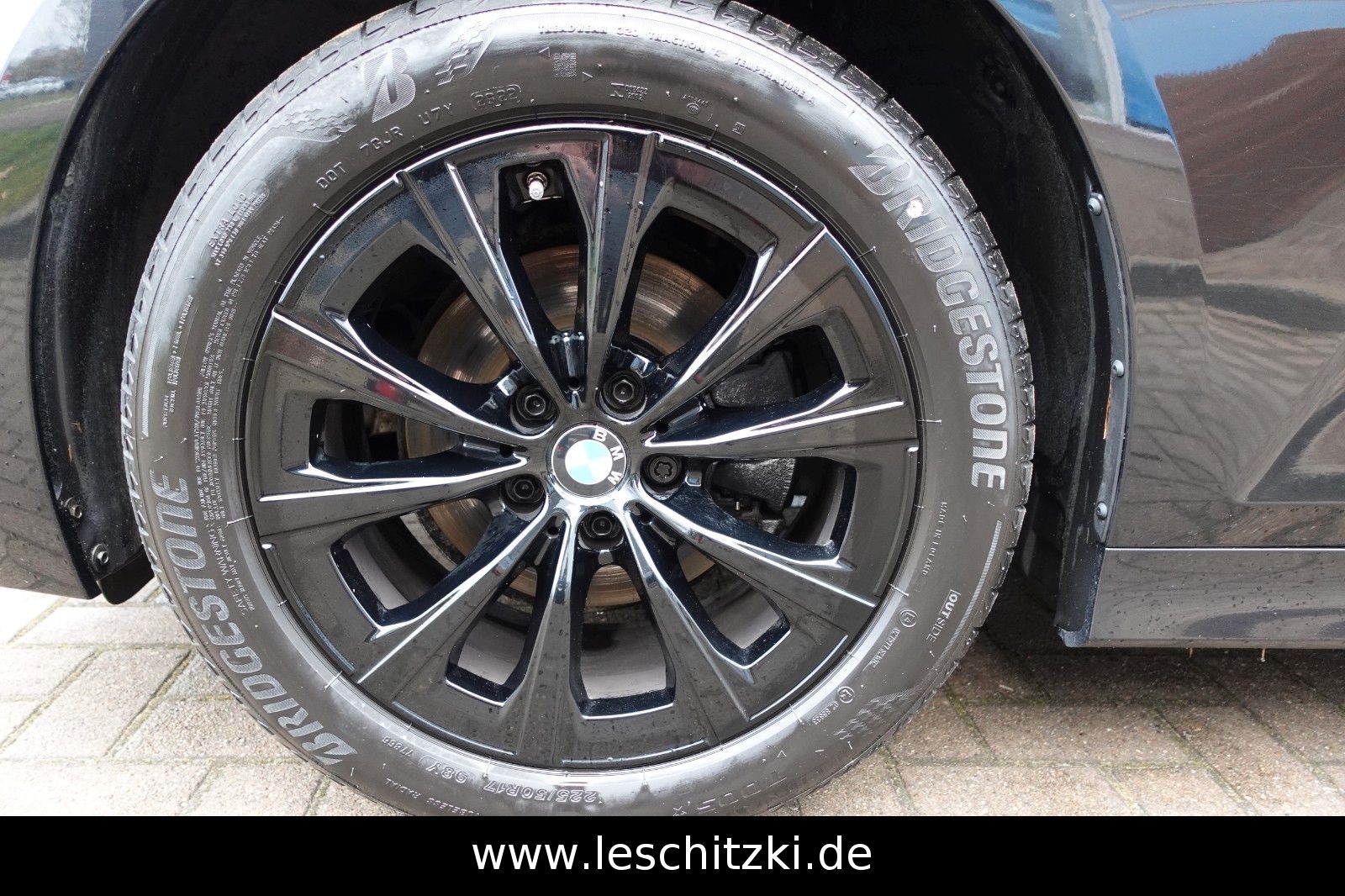 BMW 320i Touring Automatik/LED/Navigation foto 3