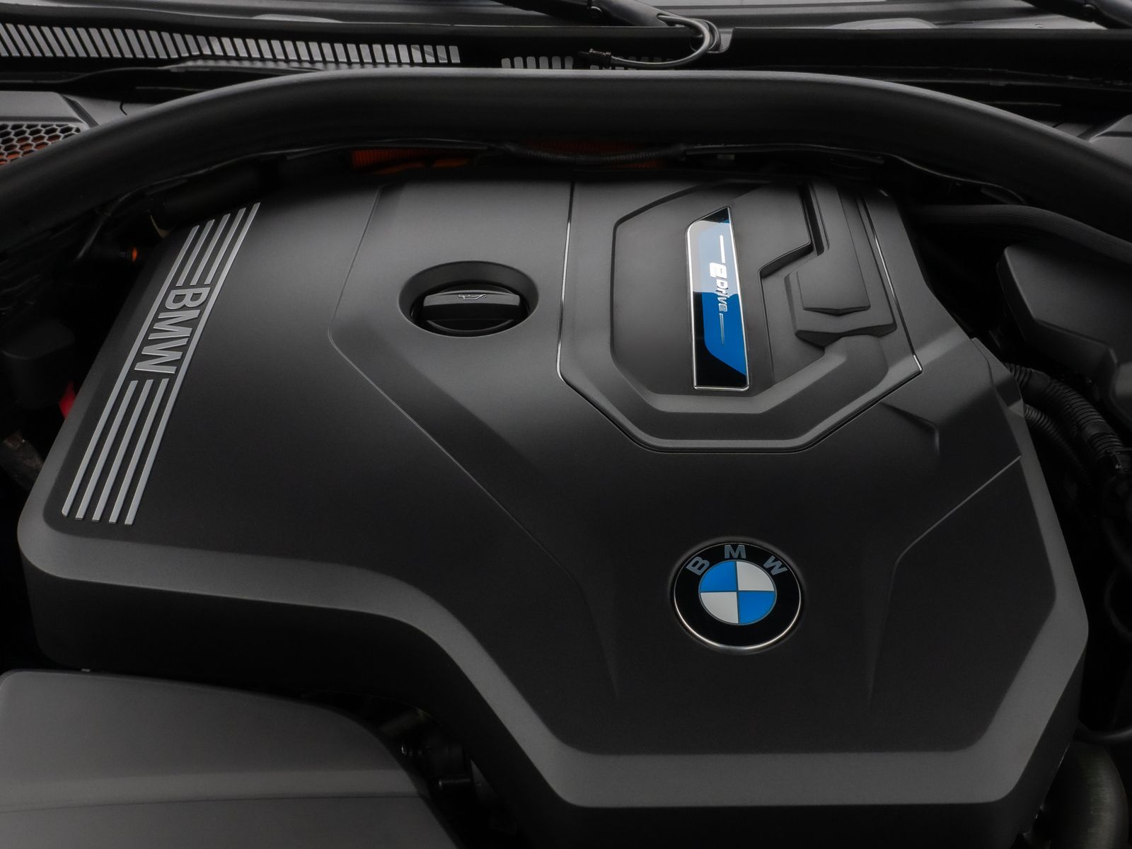 Fahrzeugabbildung BMW 330e xD Luxury Line Panorama Kamera HUD DAB AHK