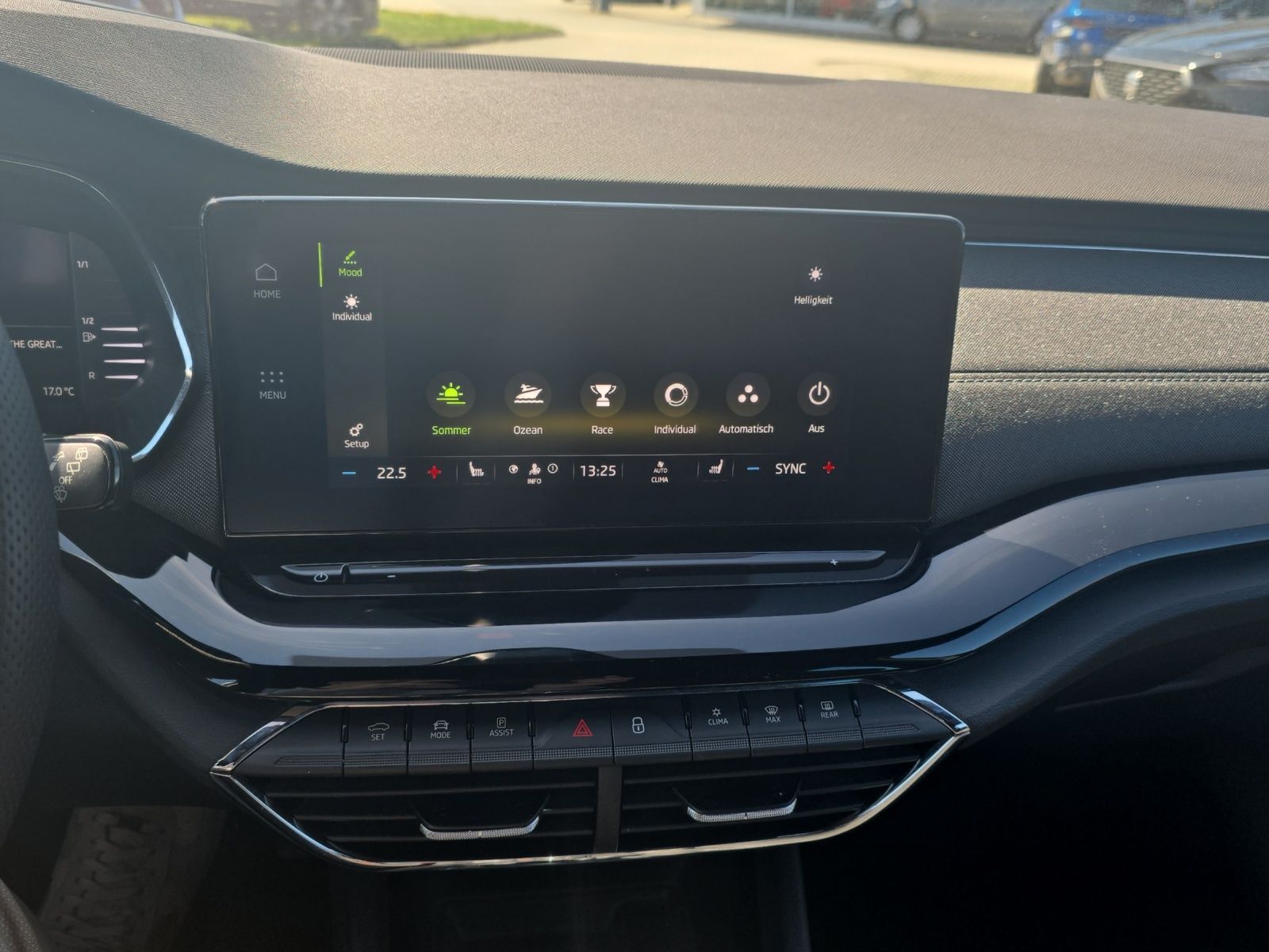 Fahrzeugabbildung SKODA Octavia Combi Style 1.5 TSI Matrix Navi AHK ACC