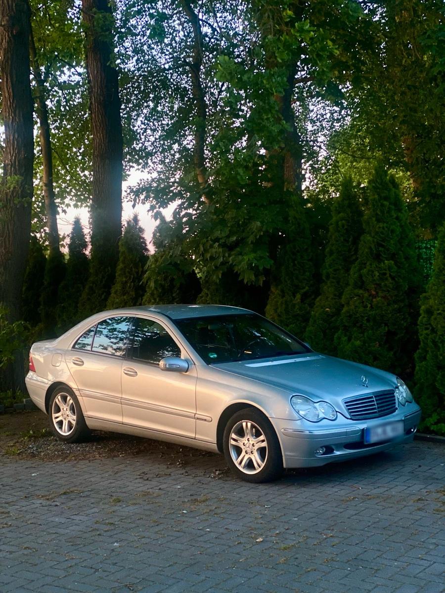 Mercedes-Benz C 220