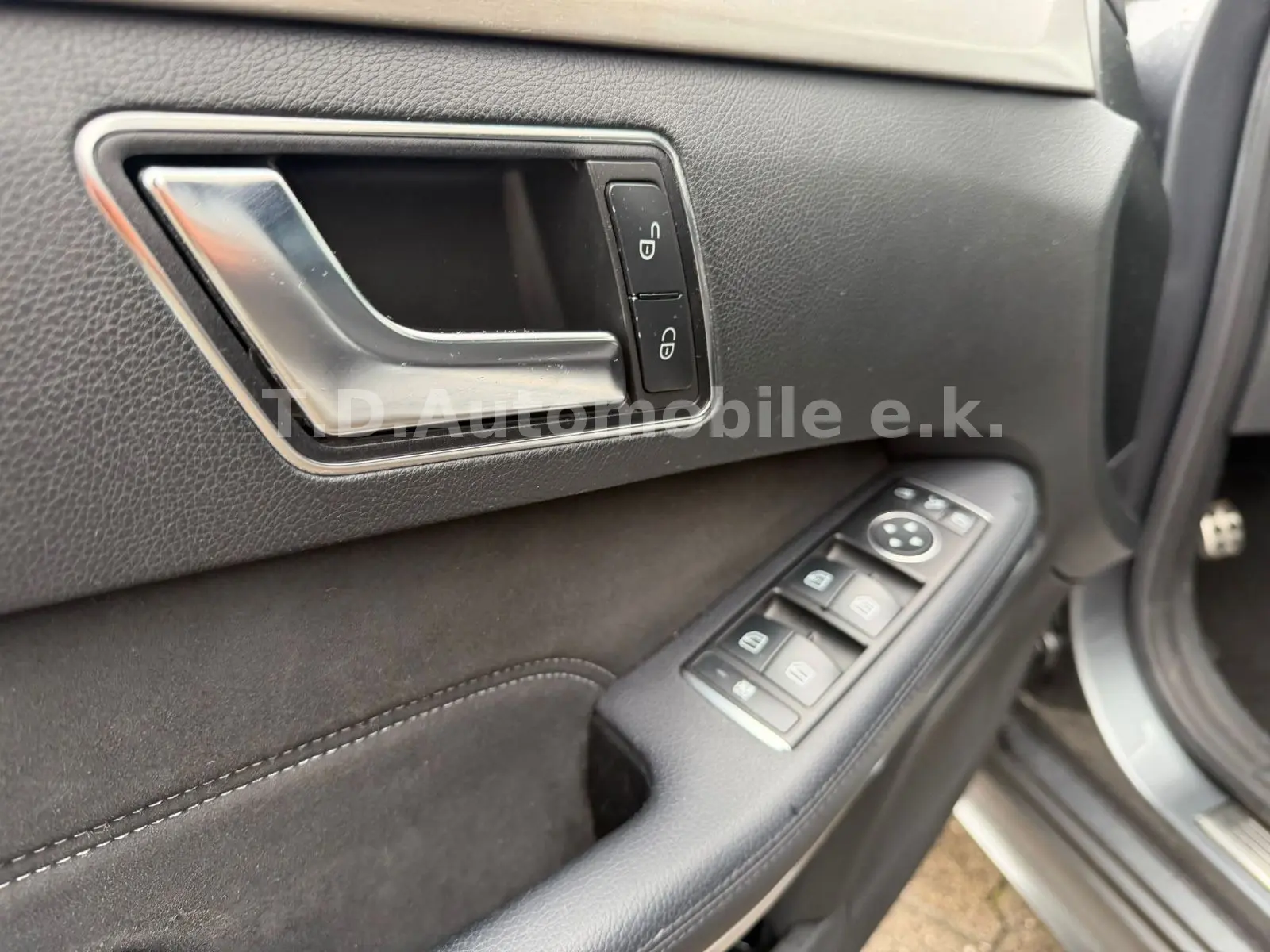 Mercedes-Benz E 220  Limousine  BlueEfficiency Edition /AMG/