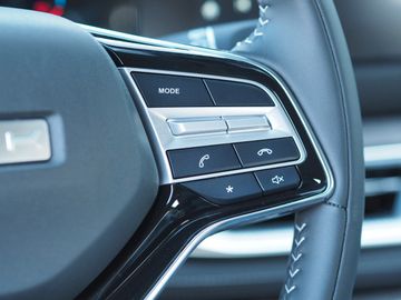 Bild 22 DFSK Fengon 600 Panodach Kamera LED CarPlay