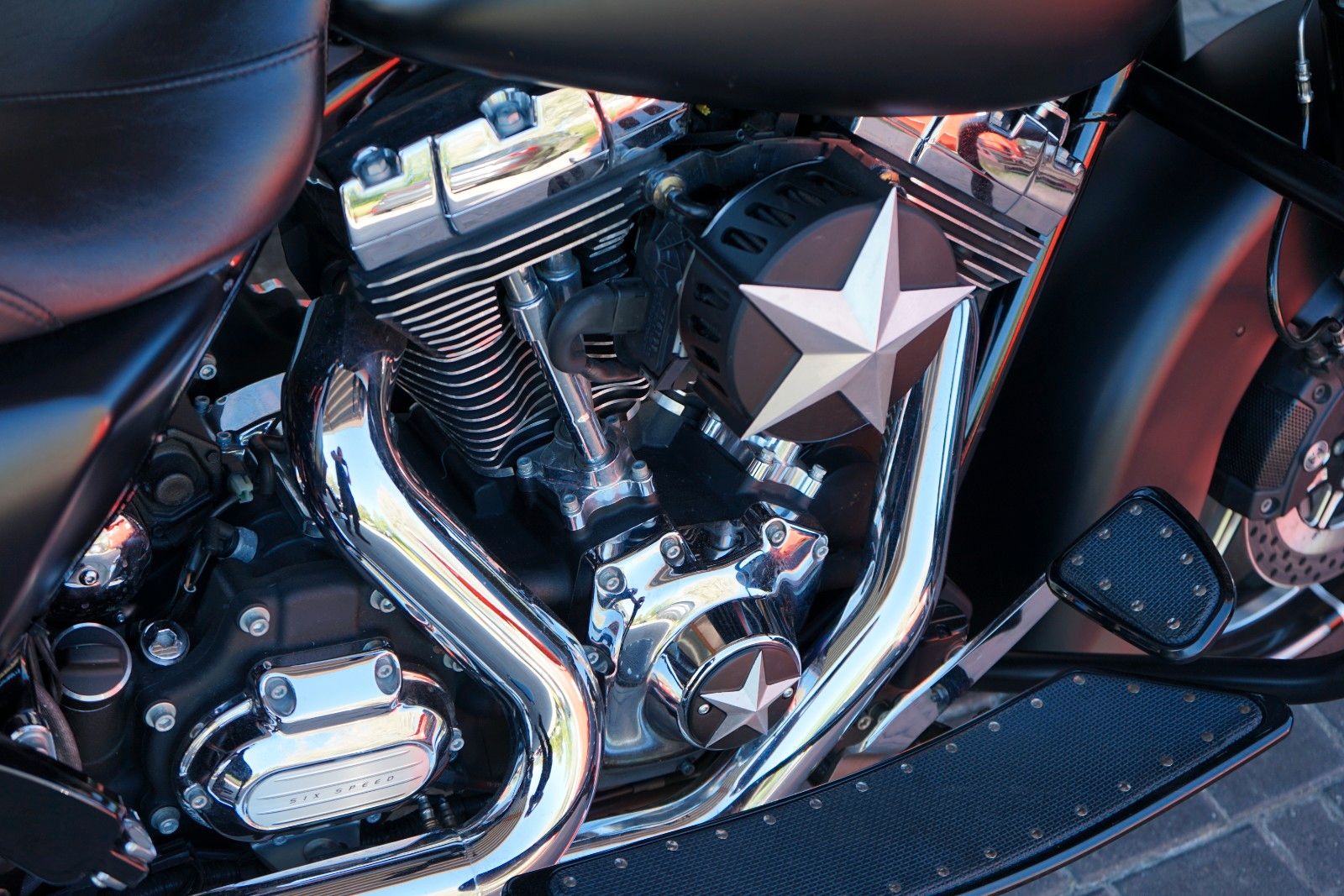 Fahrzeugabbildung Harley-Davidson Street Glide 103 - Mega Umbau - Jekill - 21 Zoll