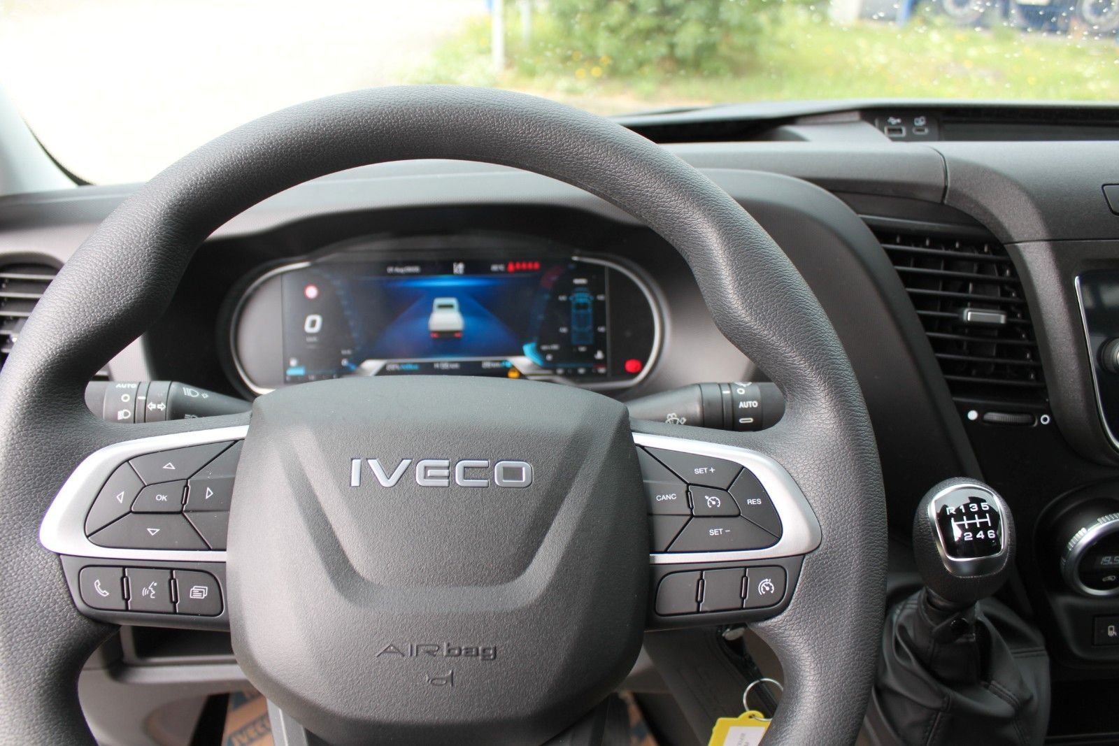 Fahrzeugabbildung Iveco Daily 35S18D Pritsche