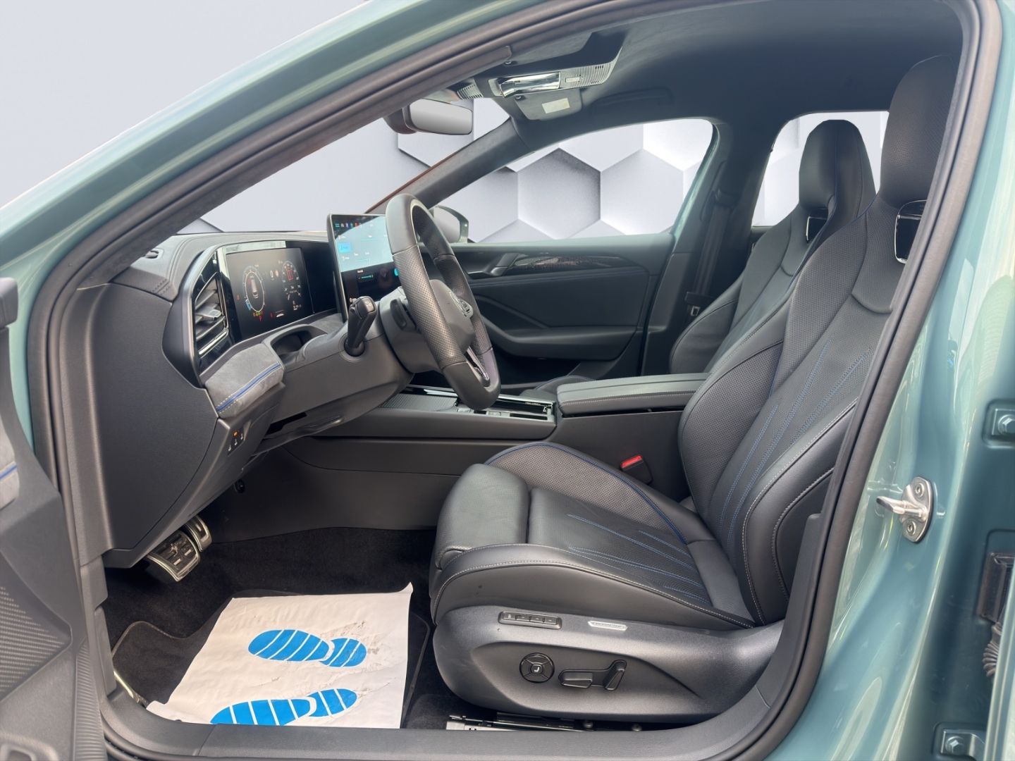 Passat Variant 2.0 4Motion R-Line TSI 195kW AHZV