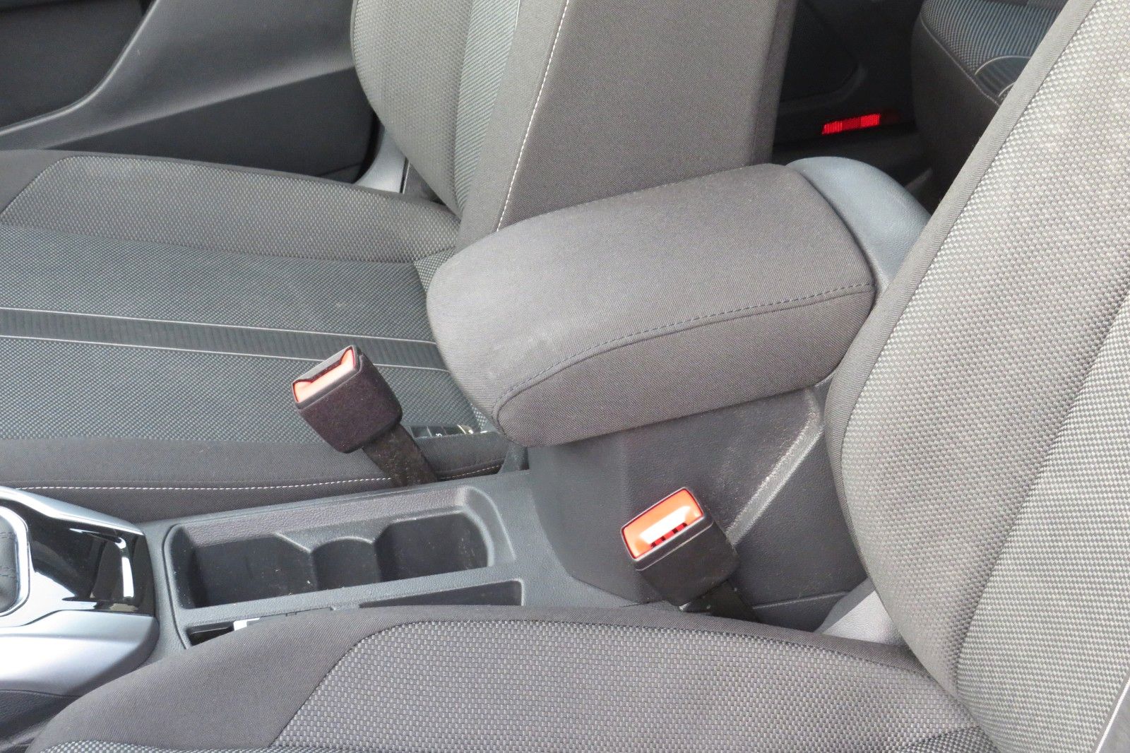 Fahrzeugabbildung Volkswagen T-Roc Life LED AHK KAMERA ACC NAVI 1.HD