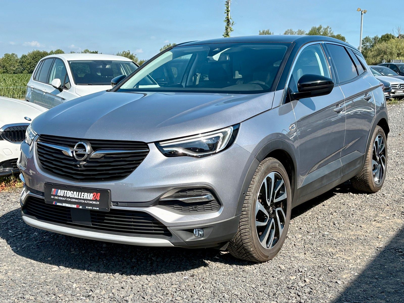Fahrzeugabbildung Opel Grandland (X) 1.2 Aut. Ultimate Navi Leder Pano