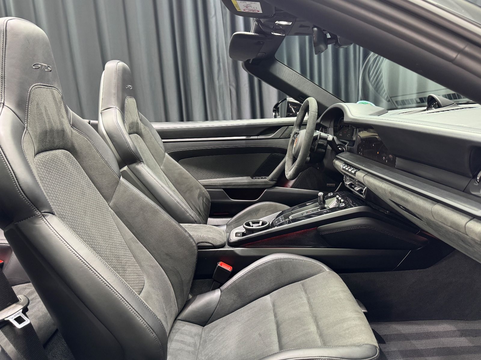 Fahrzeugabbildung Porsche 992.2 911 Carrera GTS T-Hybrid Cabriolet|BOSE|