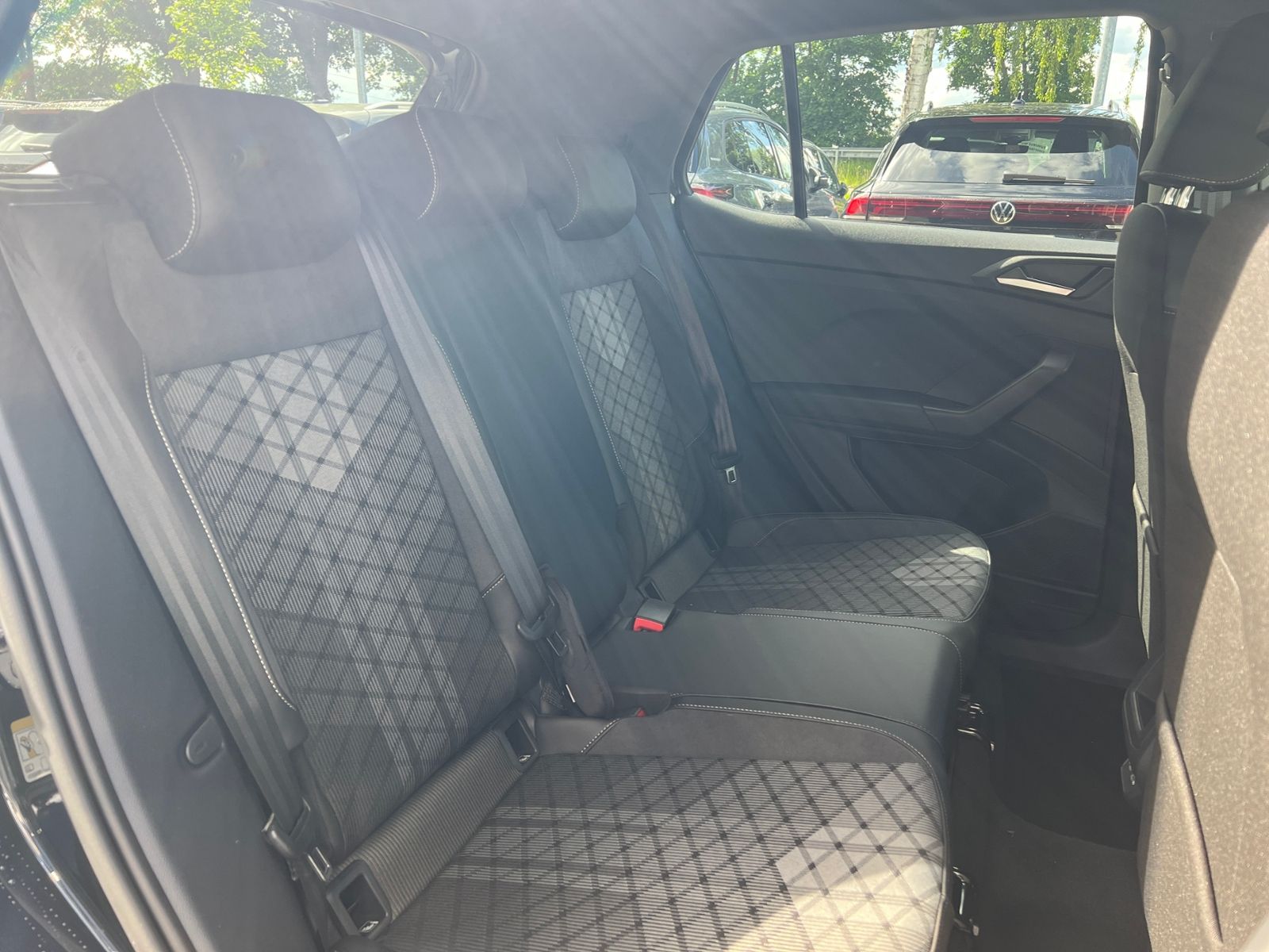Fahrzeugabbildung Volkswagen T-Cross R-Line 1.5 TSI DSG *AHK,IQ.LIGHT,ACC,App